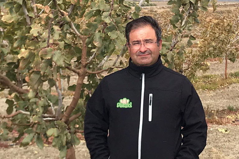 Productor de pistachos orgánicos Gumersindo Sánchez