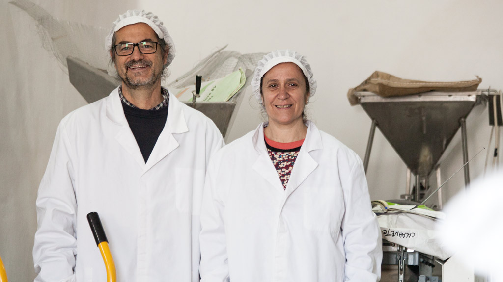 Organic dried fruit, nut and legume suppliers Leonor Sánchez and Carlos Aragon