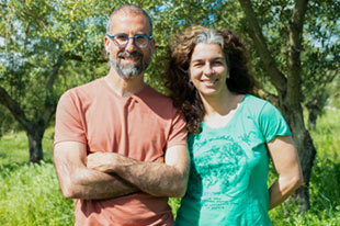 Les producteurs d'olives biologiques Begoña Cosín et Rafael García