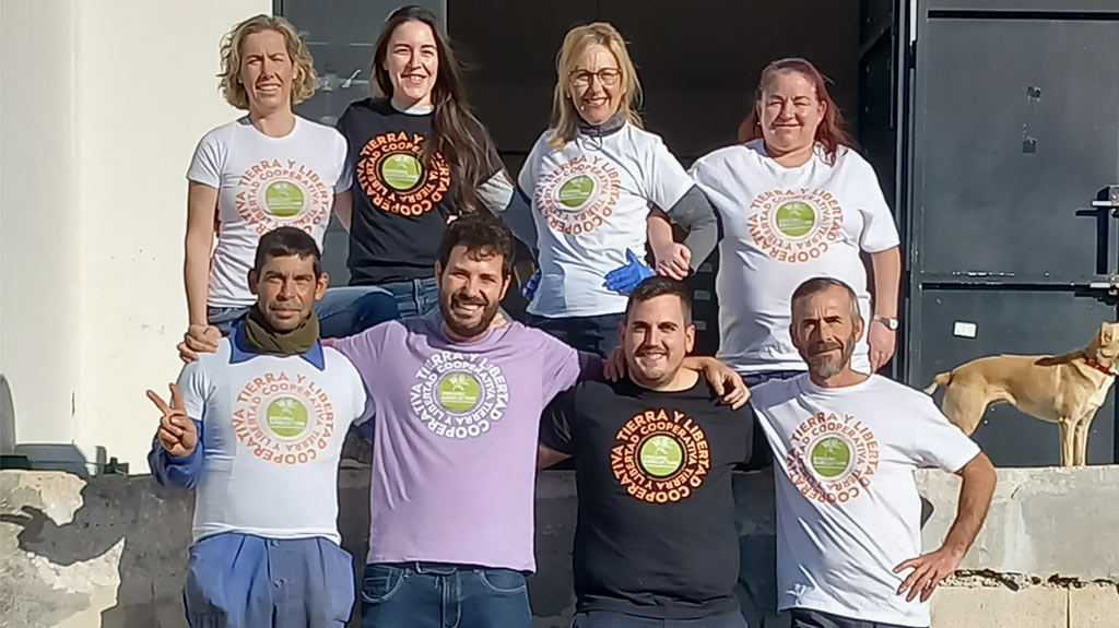 De leden van landbouwproject Guadalhorce Ecológico staan ​​samen