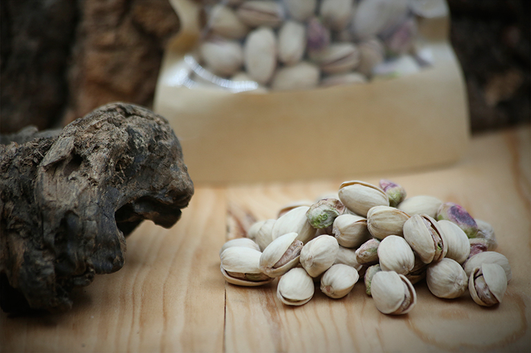 Wat pistachenoten op tafel