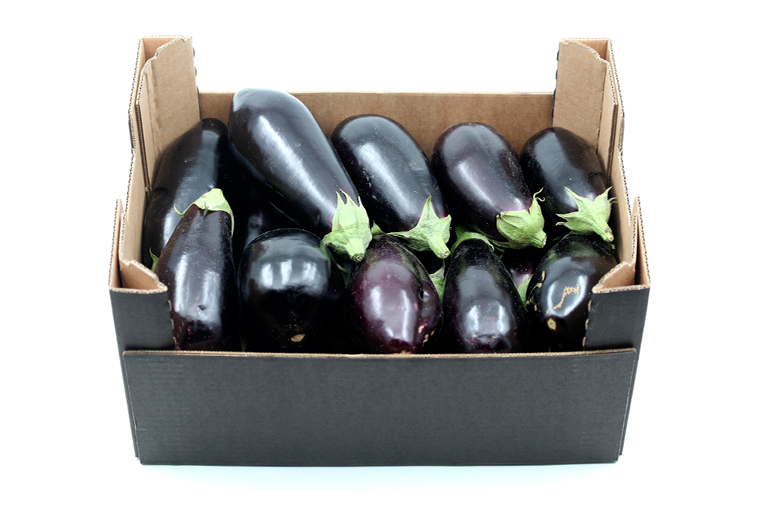 Een doos aubergines