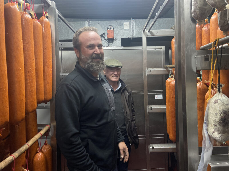 Antonio en Manuel met sobrasada